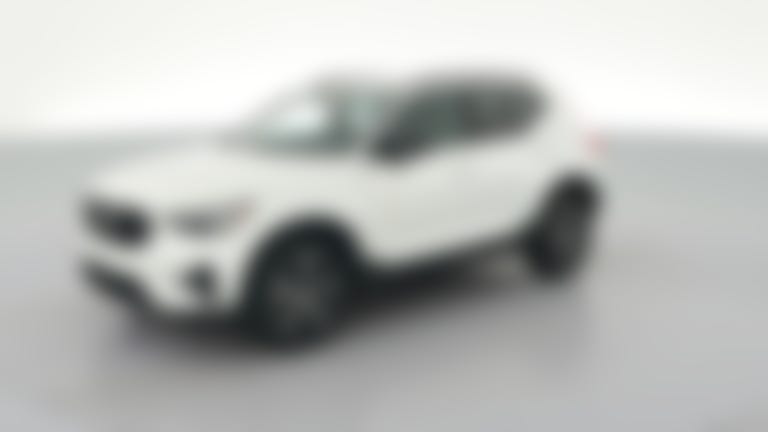 2024 Volvo XC40 vehicle photo