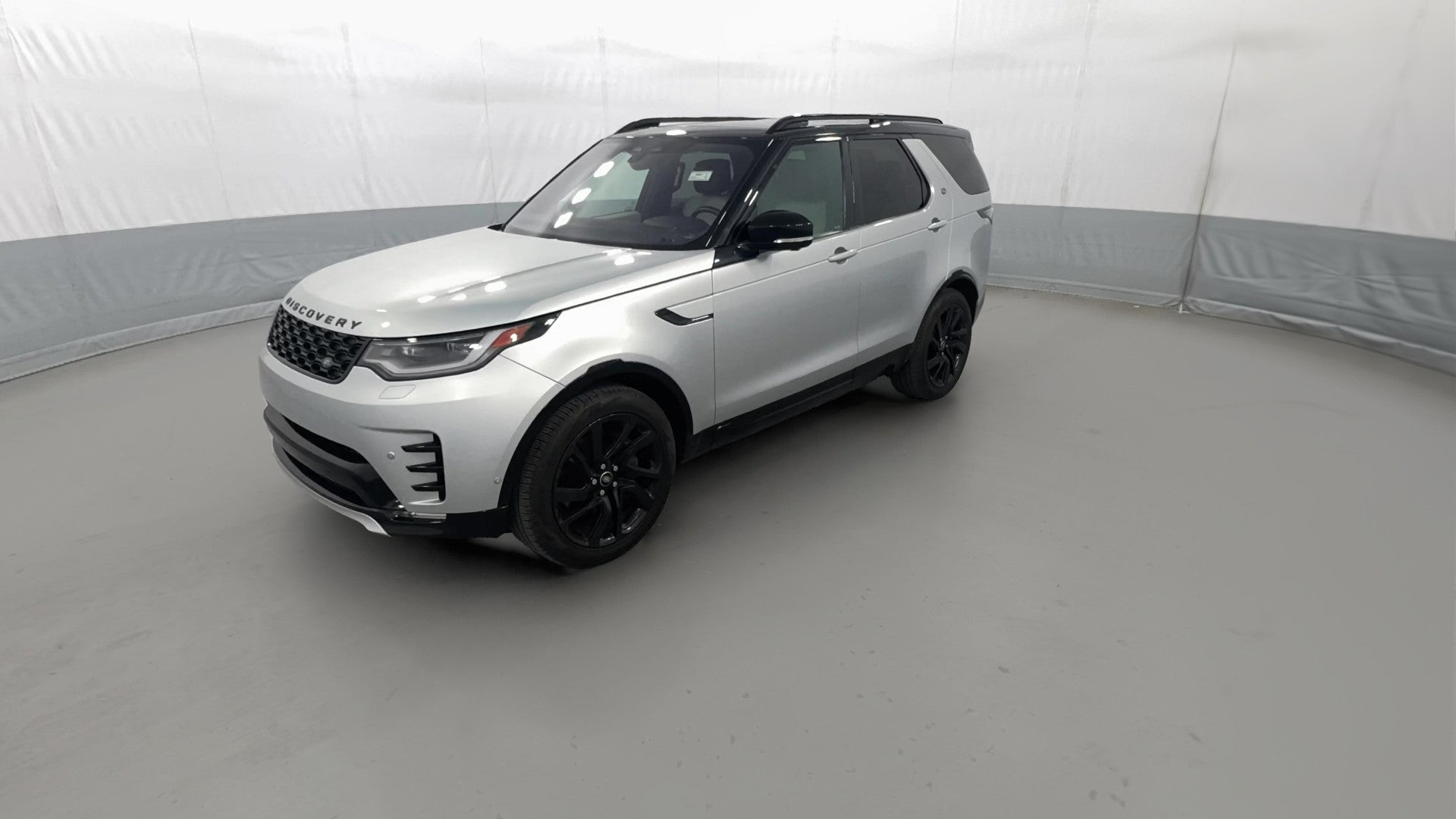 2022 Land Rover Discovery vehicle photo