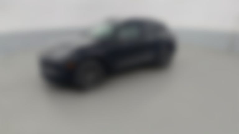 2024 Porsche Macan vehicle photo