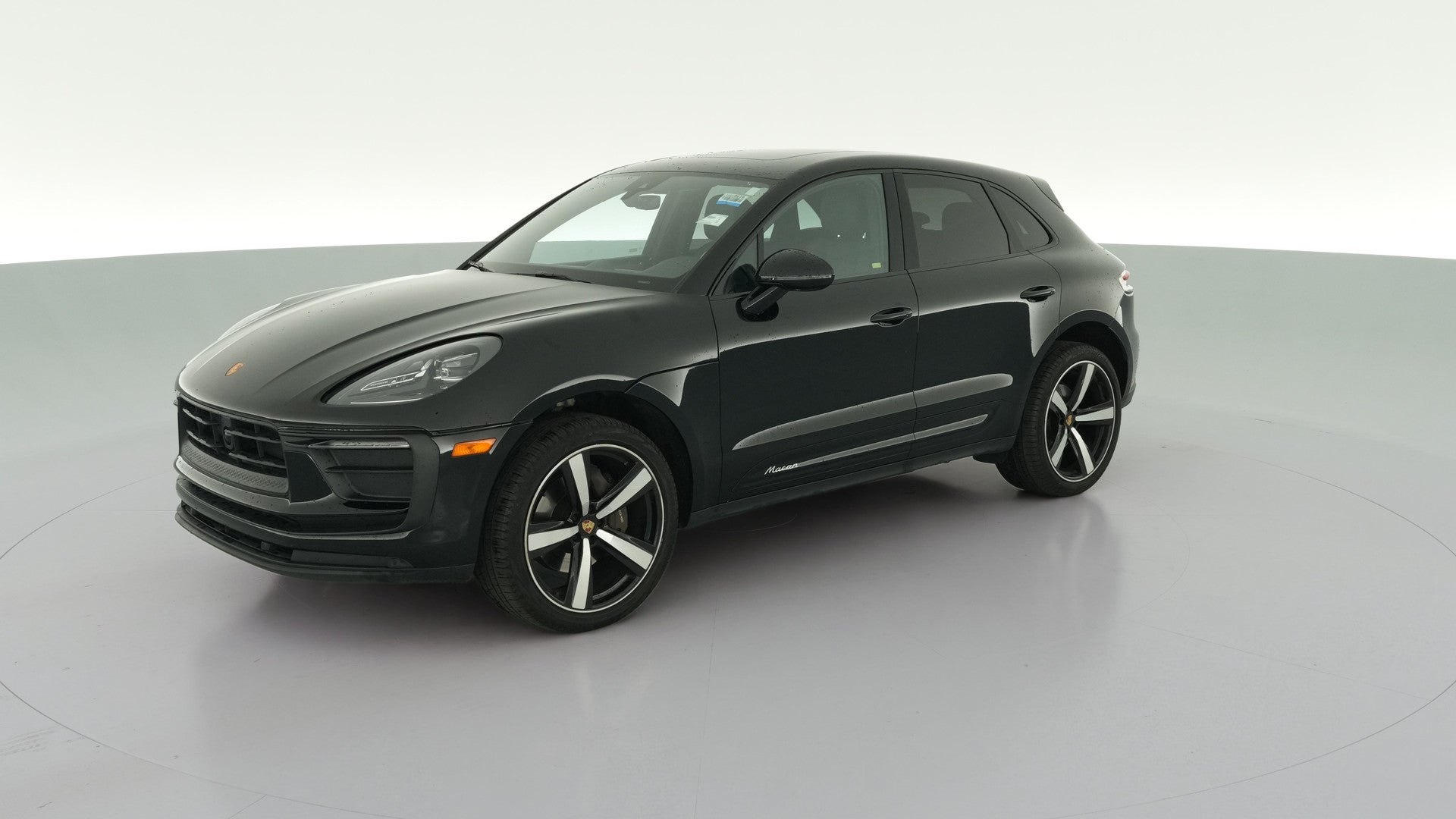 2023 Porsche Macan vehicle photo