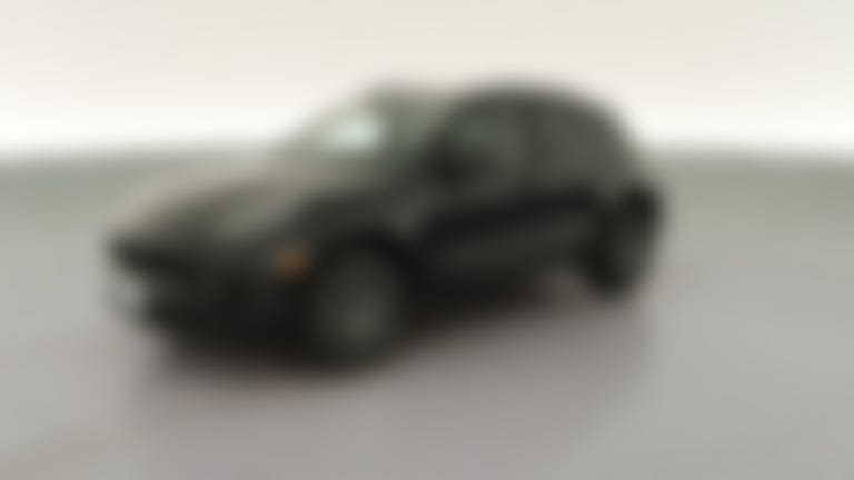 2025 Porsche Macan vehicle photo
