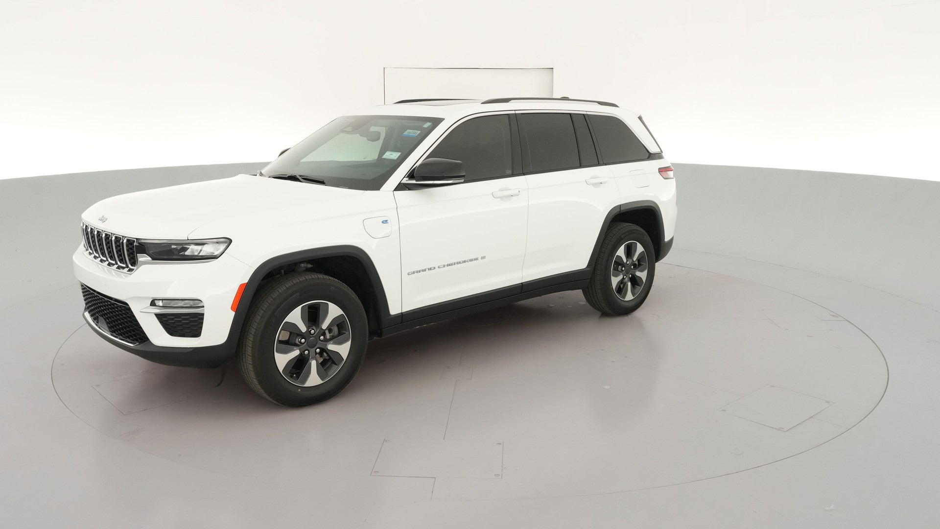 2023 Jeep Grand Cherokee 4xe vehicle photo