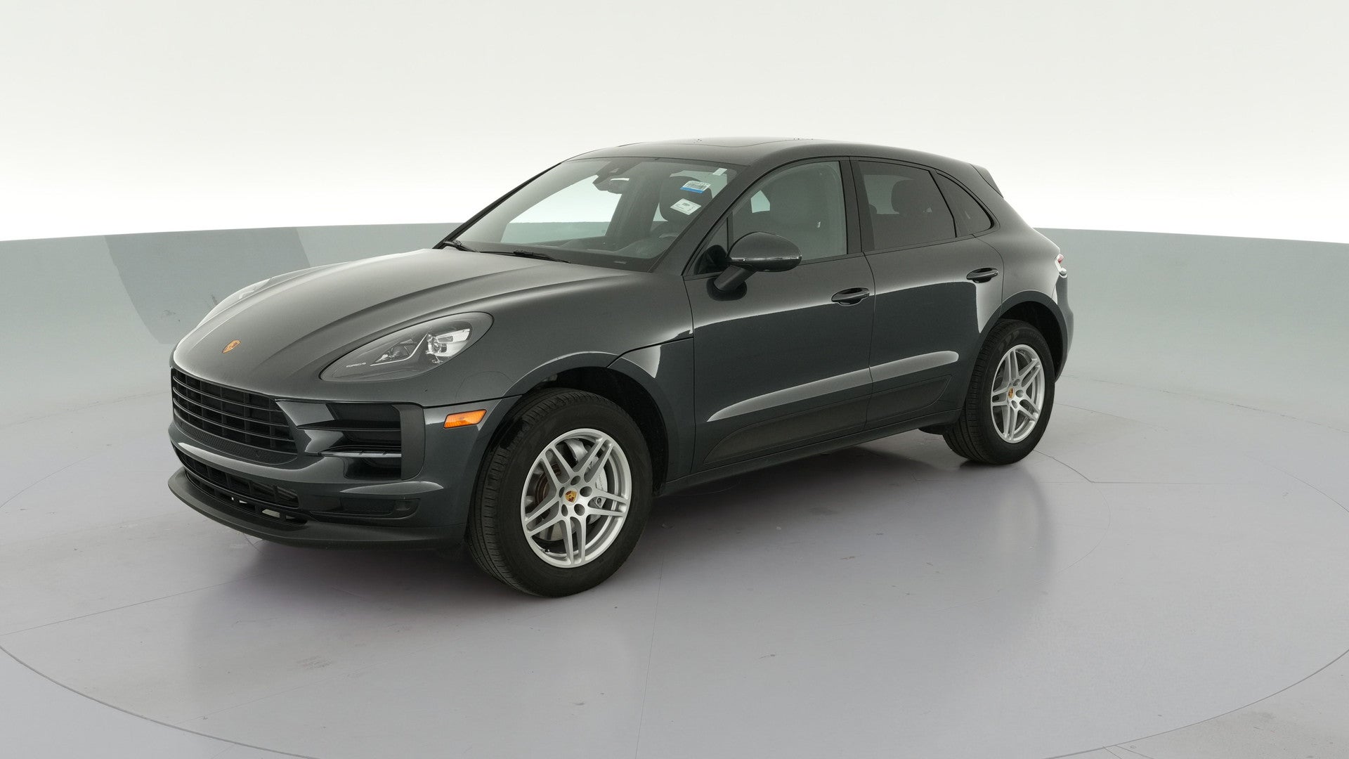 2021 Porsche Macan vehicle photo