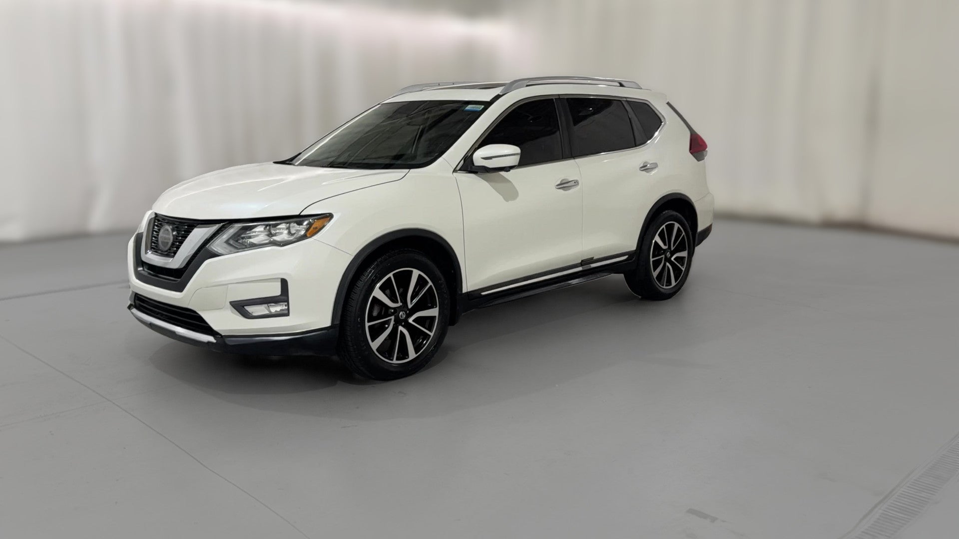 2018 Nissan Rogue vehicle photo