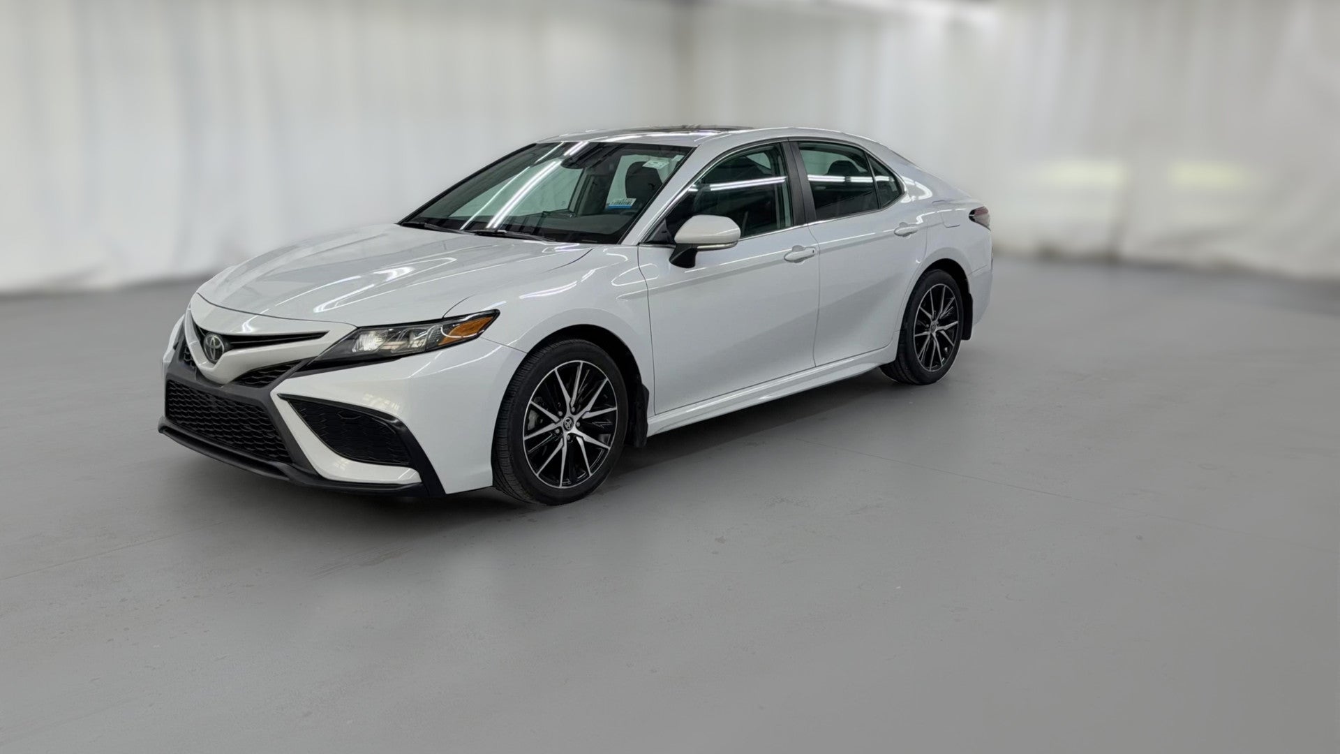 2023 Toyota Camry vehicle photo