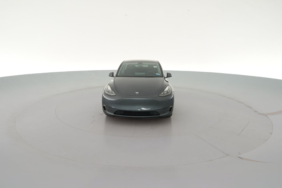 2022 Tesla Model Y Long Range All-Wheel Drive in Midnight Silver Metallic — 360° view 1