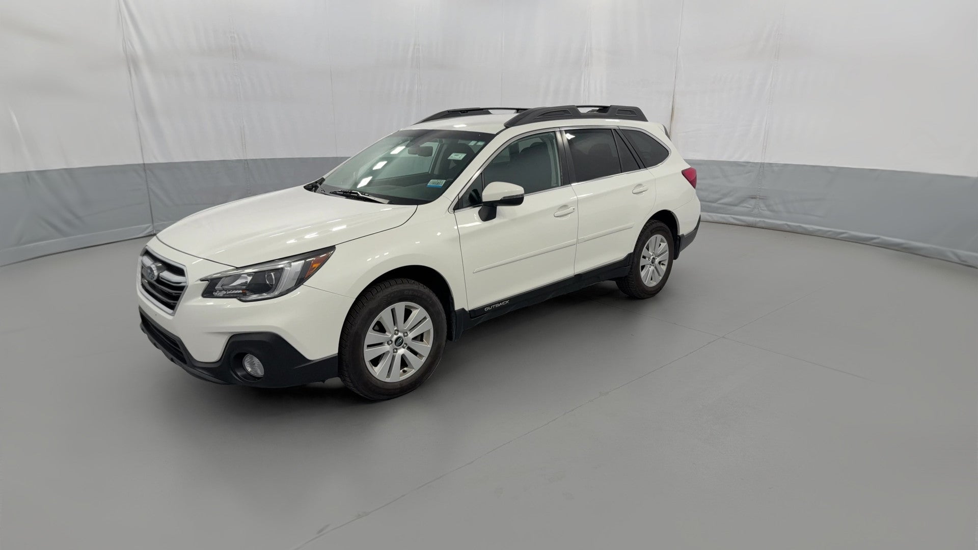 2018 Subaru Outback vehicle photo