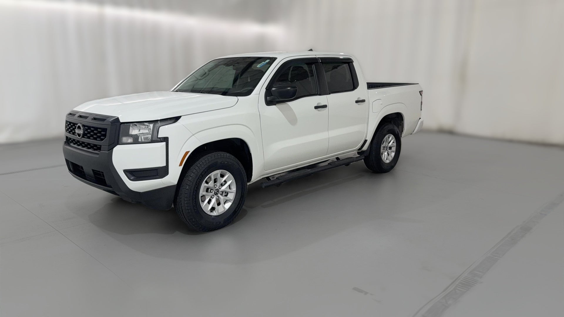 2025 Nissan Frontier Crew Cab vehicle photo
