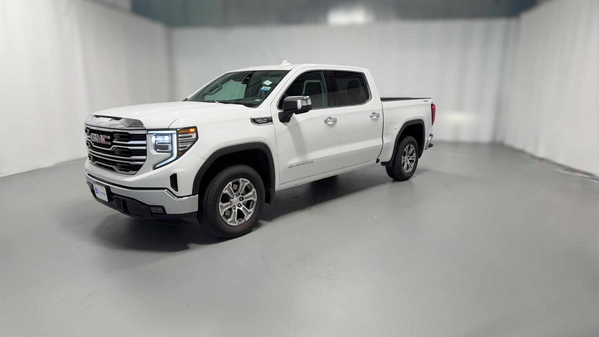 2025 GMC Sierra 1500 Crew Cab vehicle photo