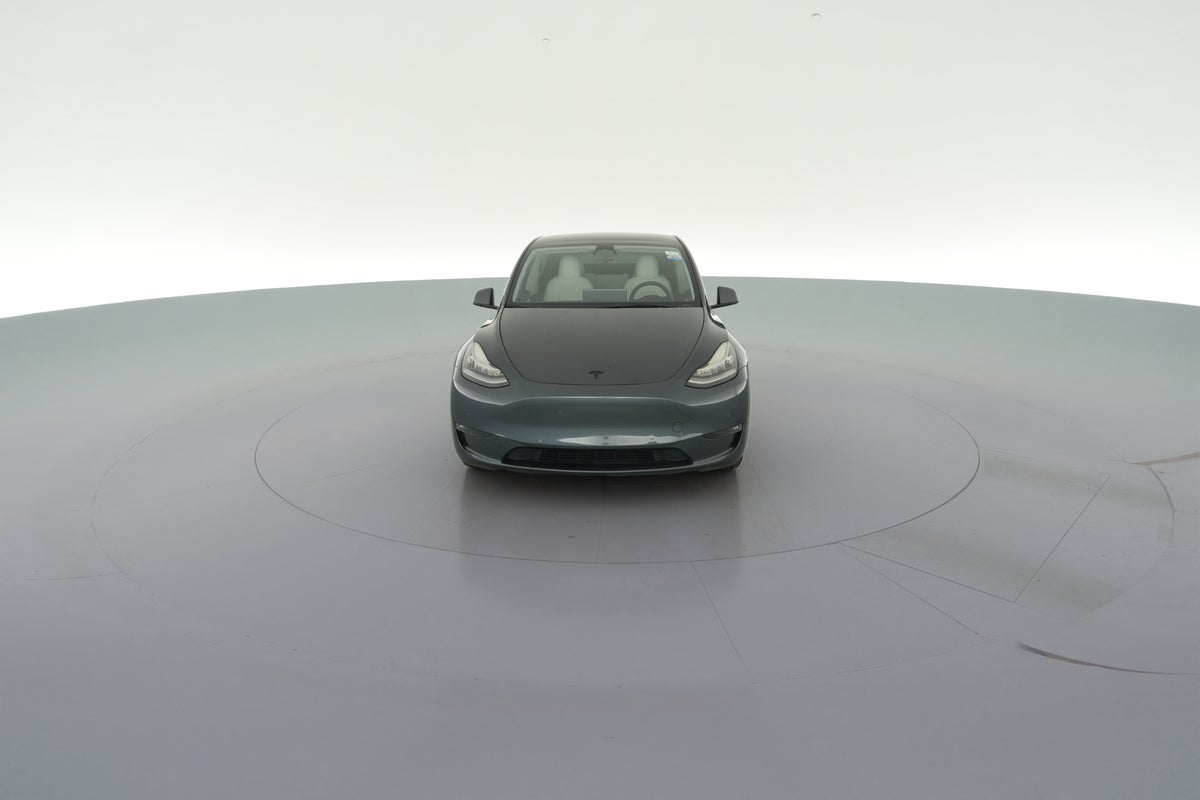 2022 Tesla Model Y Long Range All-Wheel Drive in Midnight Silver Metallic — 360° view 1
