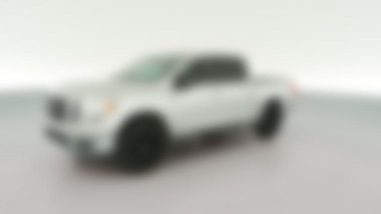 2019 Nissan Titan Crew Cab vehicle photo