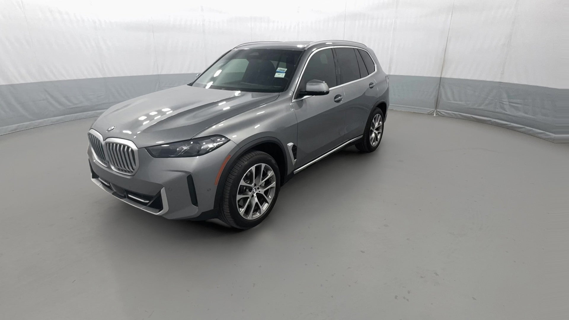 2024 BMW X5 vehicle photo