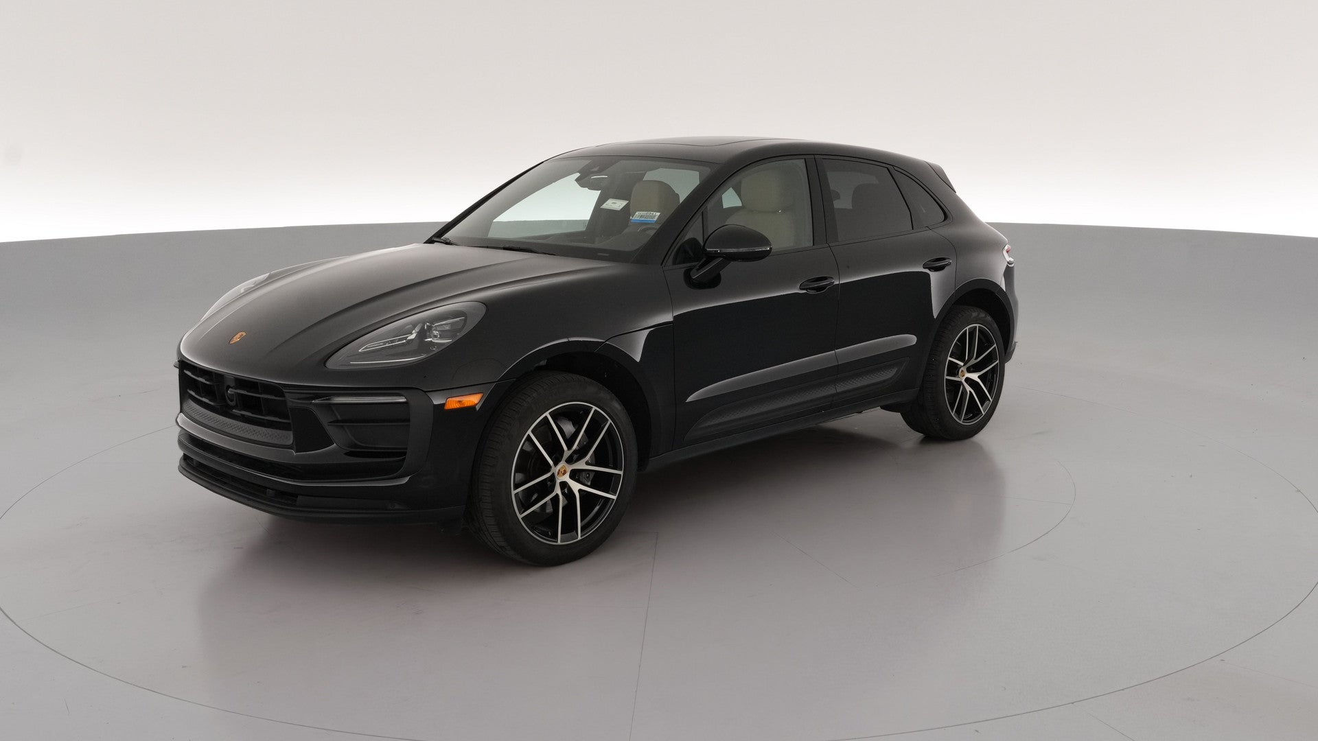 2024 Porsche Macan vehicle photo