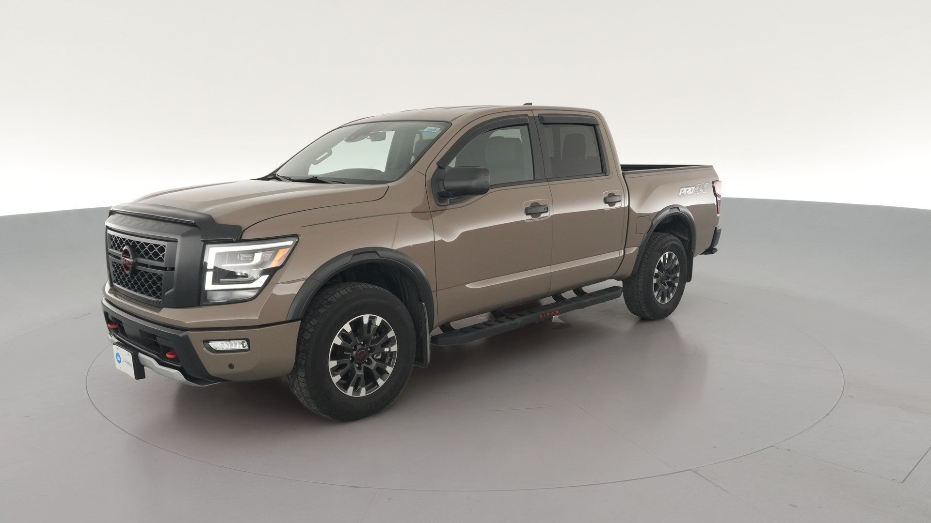 2023 Nissan Titan Crew Cab vehicle photo