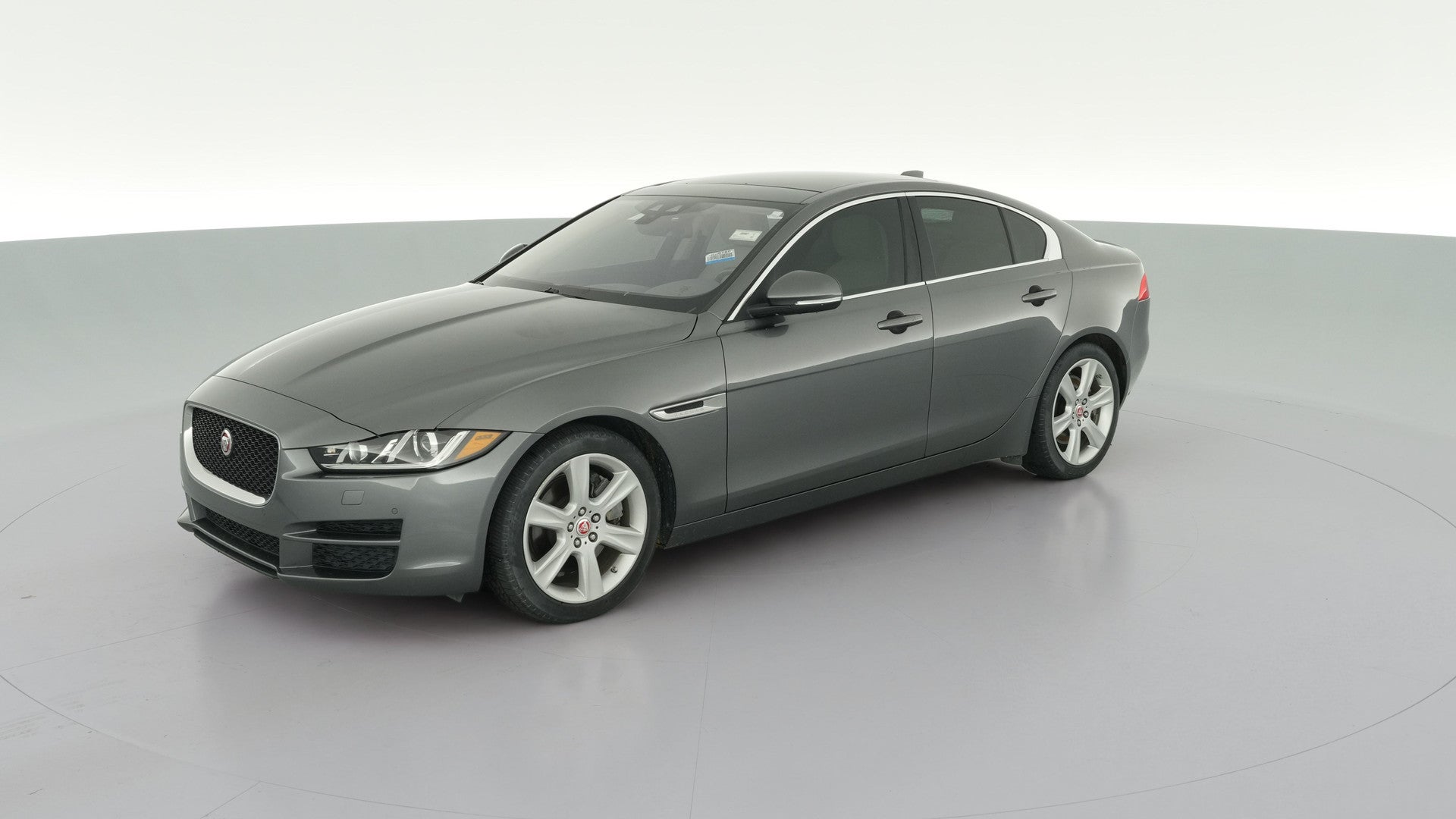 2017 Jaguar XE vehicle photo