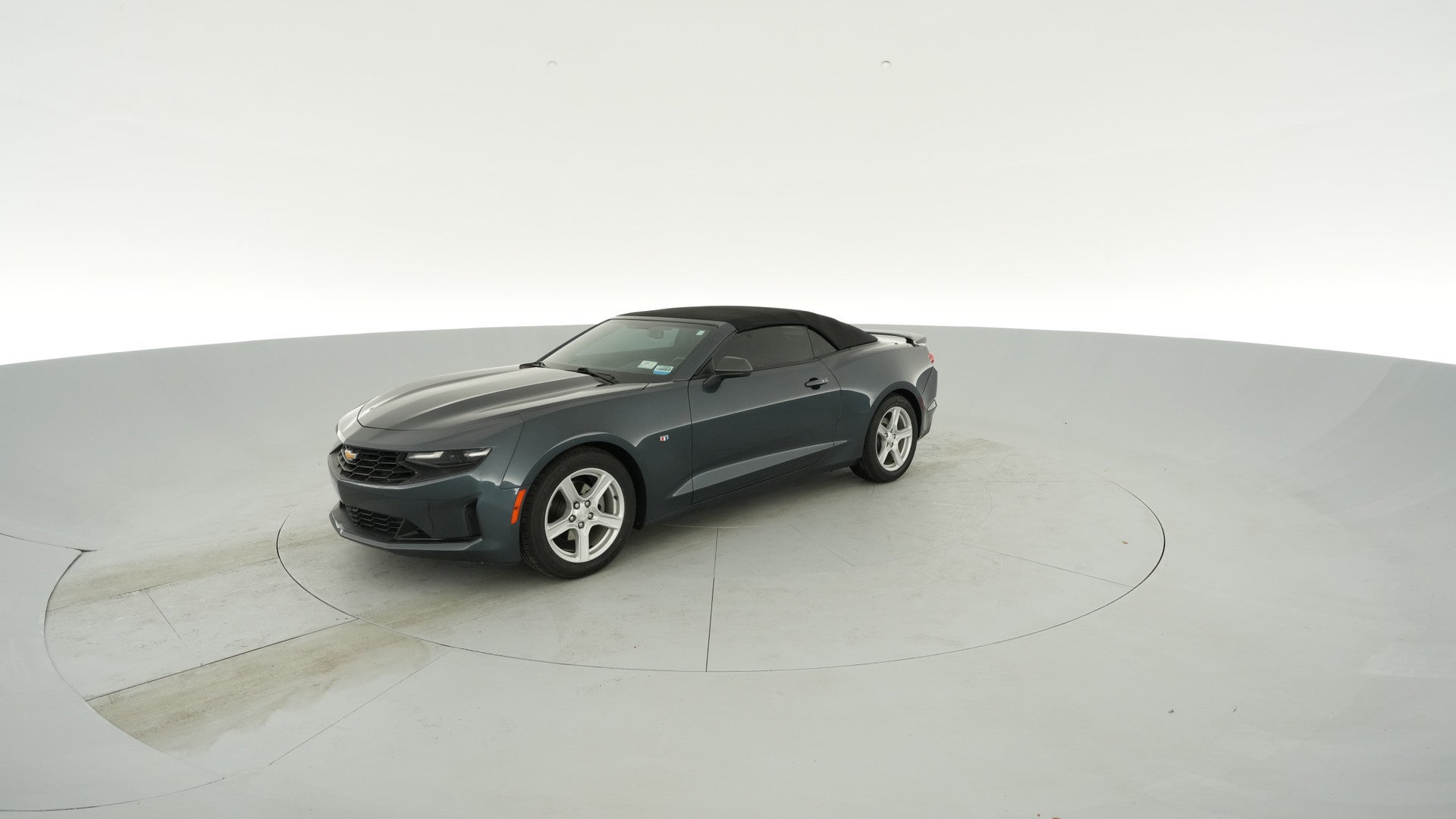 2019 Chevrolet Camaro vehicle photo