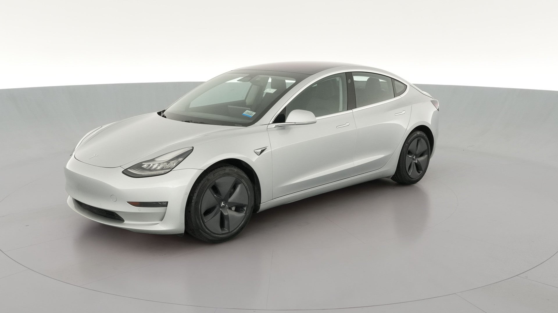2018 Tesla Model 3 vehicle photo