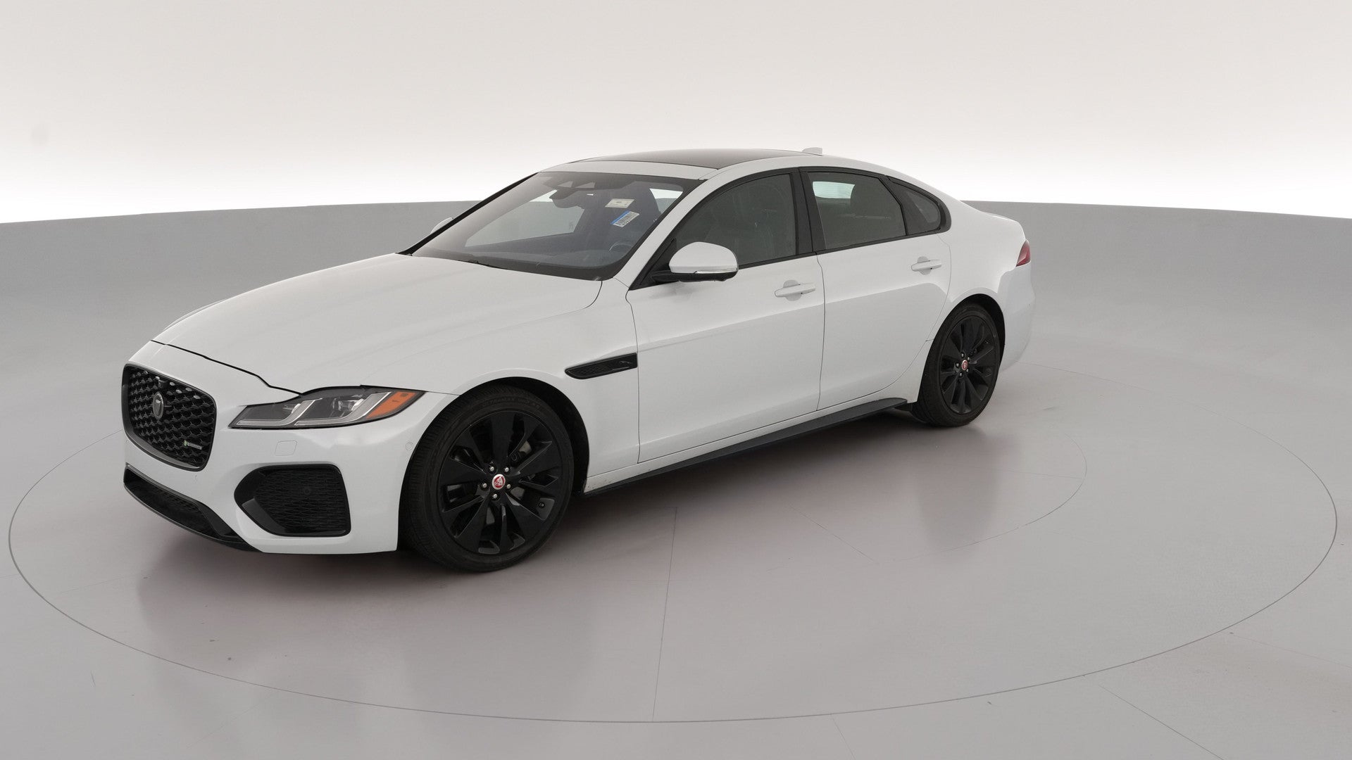 2021 Jaguar XF vehicle photo