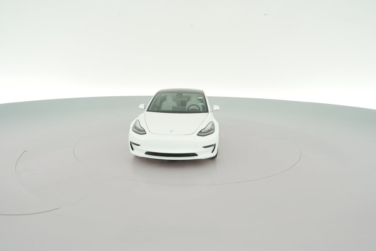 2019 Tesla Model 3 Long Range Rear-Wheel Drive in Pearl White — 360° view 1