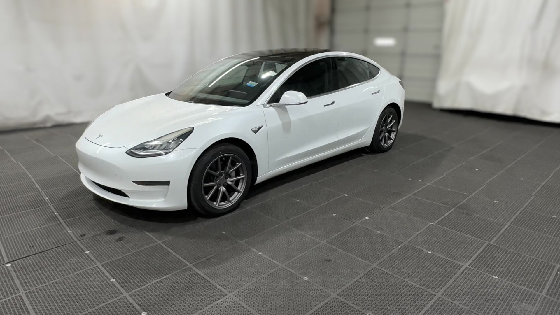 2020 Tesla Model 3 vehicle photo