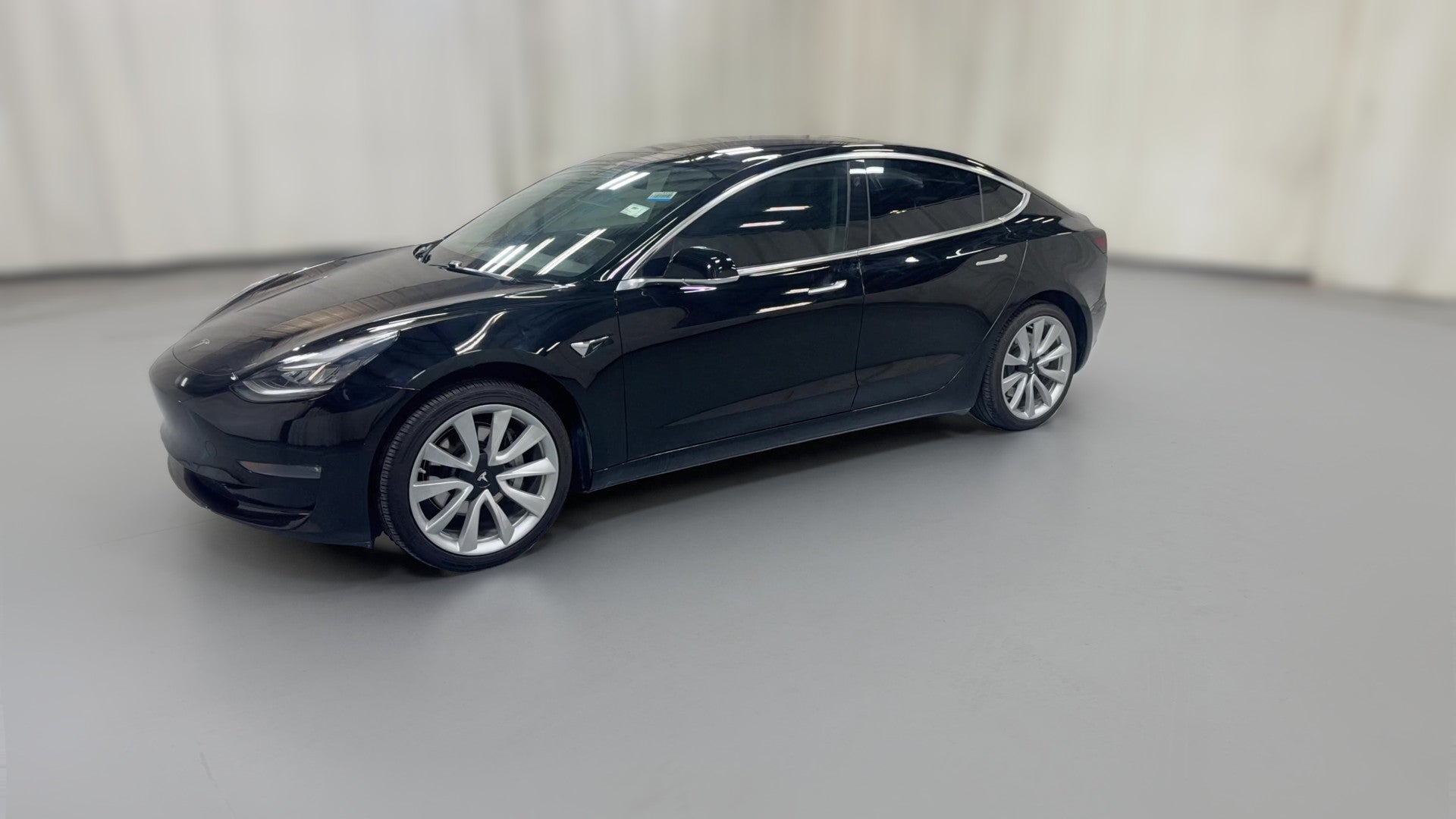 2019 Tesla Model 3 vehicle photo