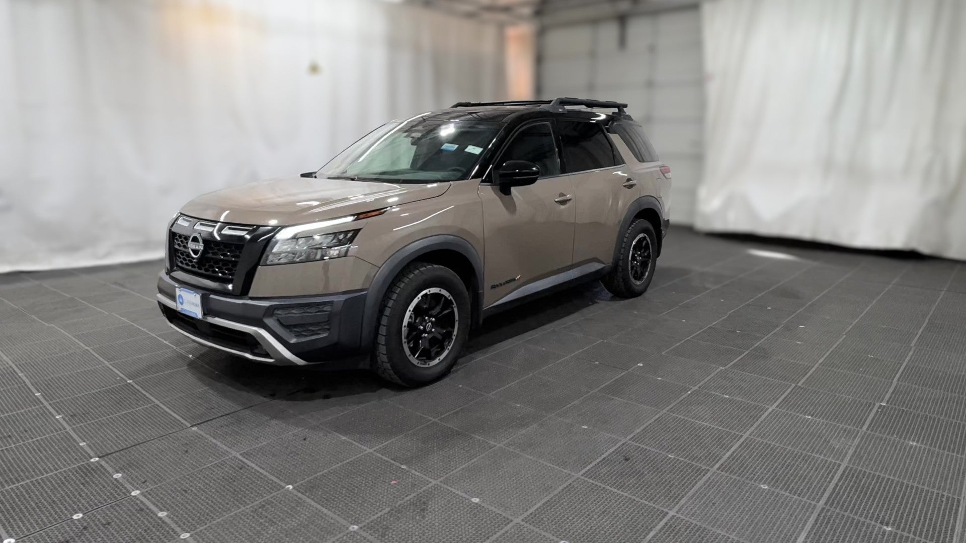 2024 Nissan Pathfinder vehicle photo
