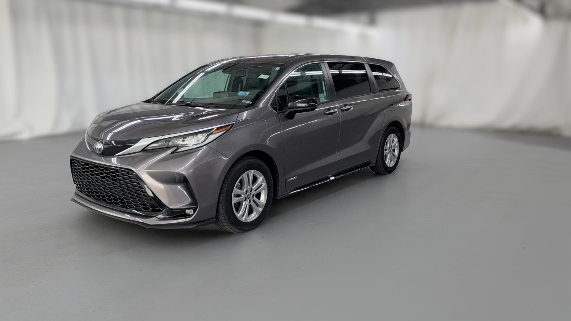 2021 Toyota Sienna vehicle photo