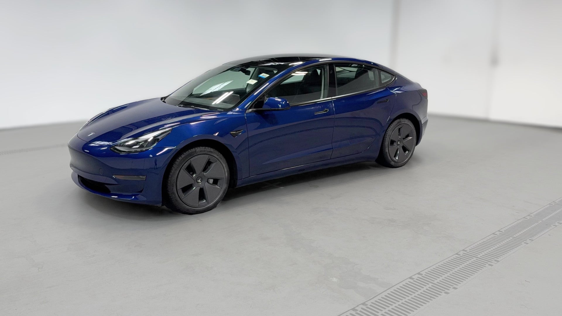 2023 Tesla Model 3 vehicle photo