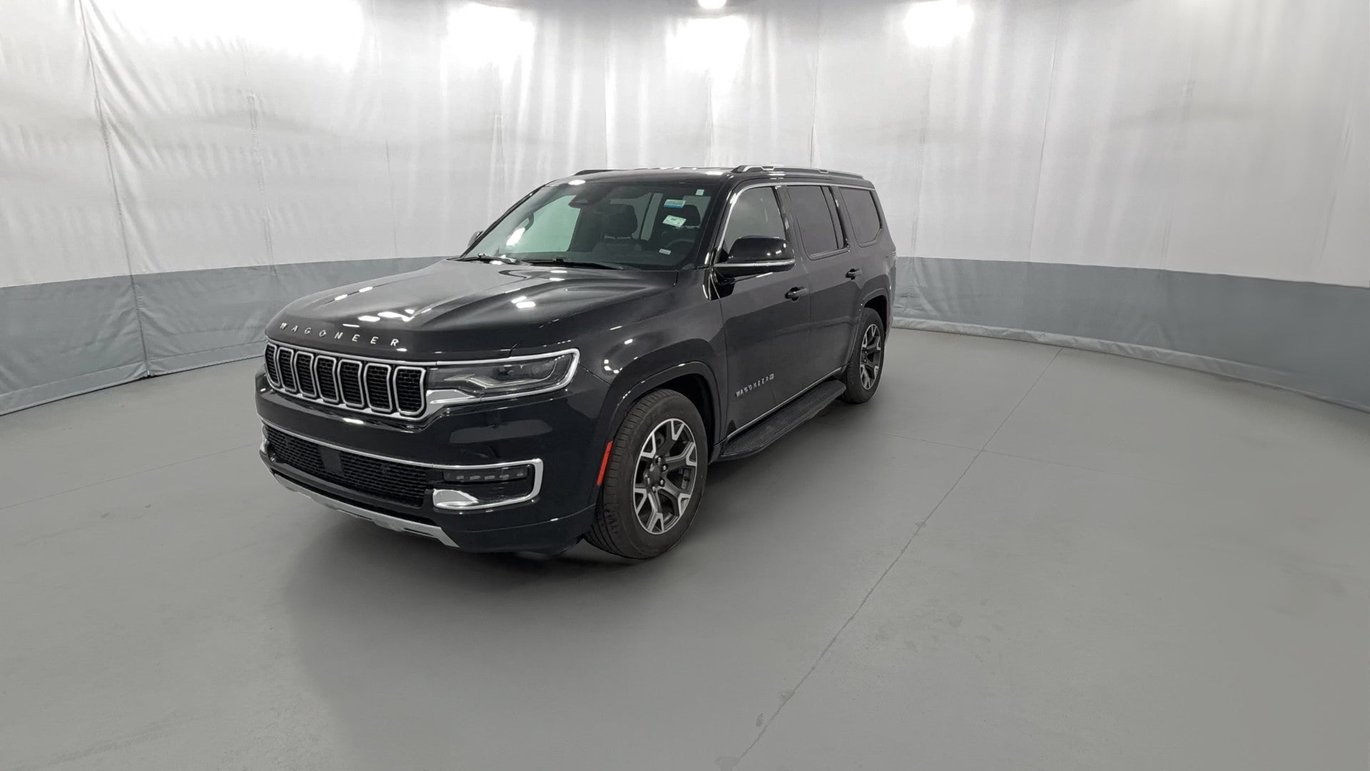 2024 Jeep Wagoneer vehicle photo