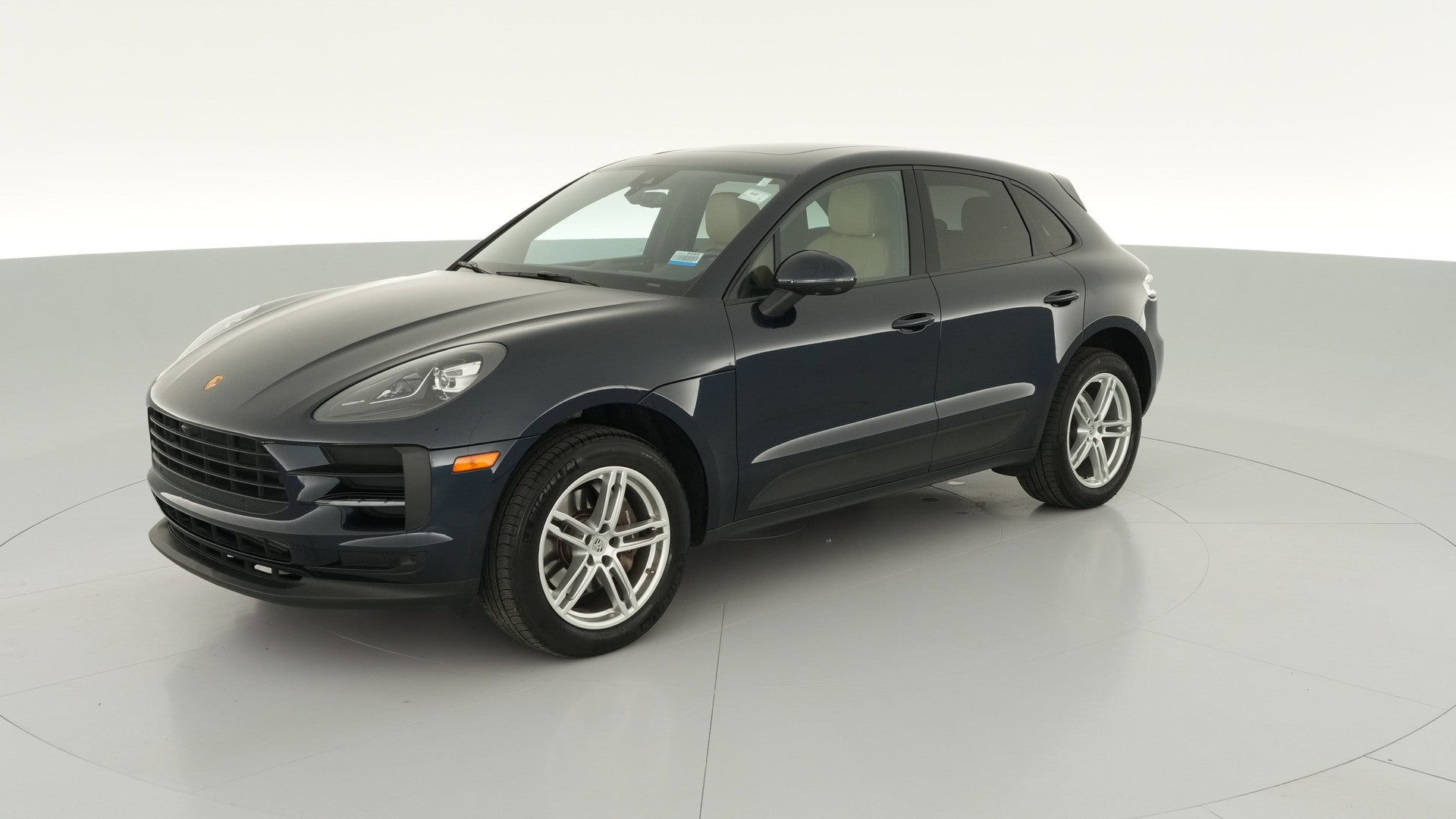 2021 Porsche Macan vehicle photo
