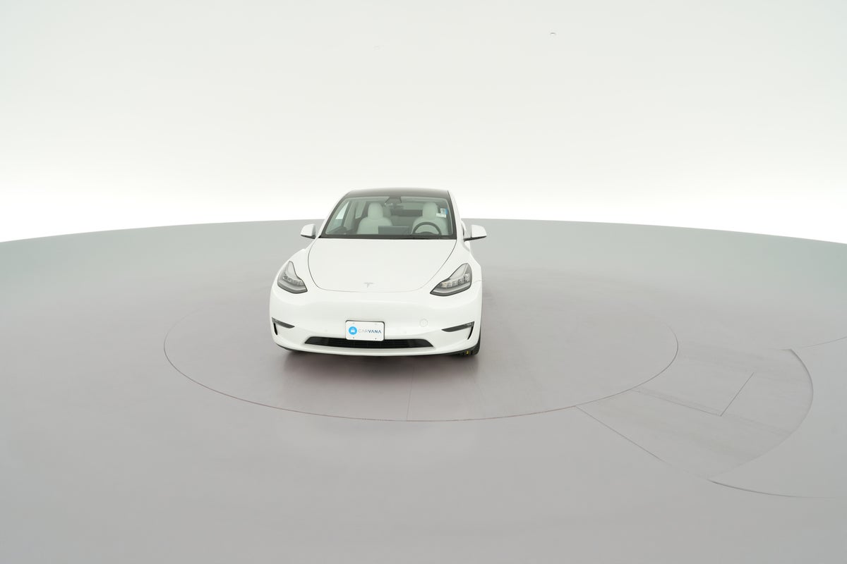 2022 Tesla Model Y Long Range All-Wheel Drive in Pearl White — 360° view 1