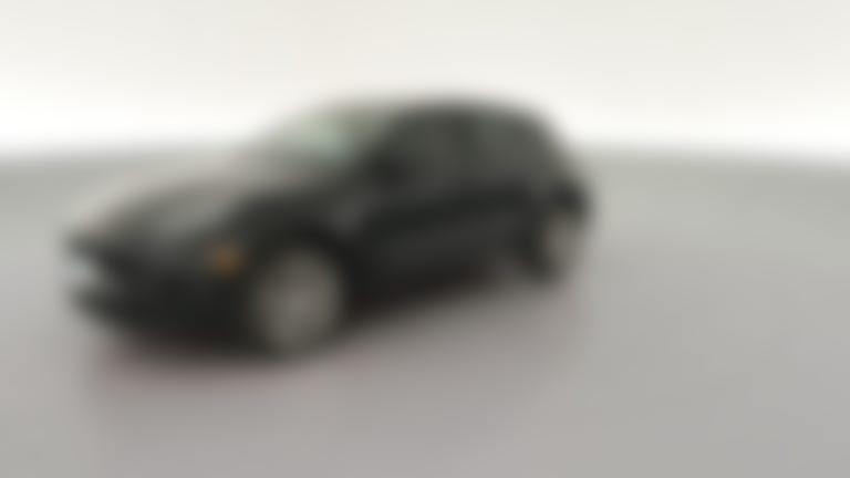 2024 Porsche Macan vehicle photo