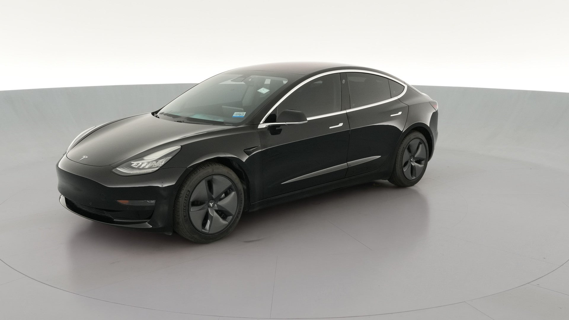 2018 Tesla Model 3 vehicle photo