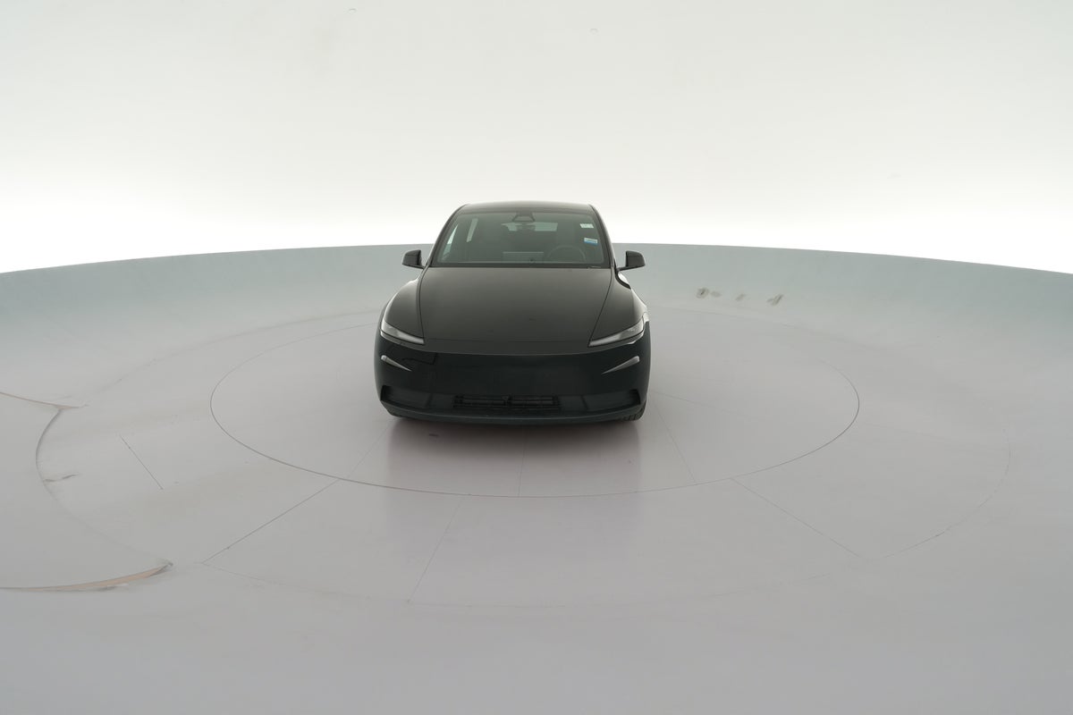 2026 Tesla Model Y Rear-Wheel Drive in Diamond Black — 360° view 1
