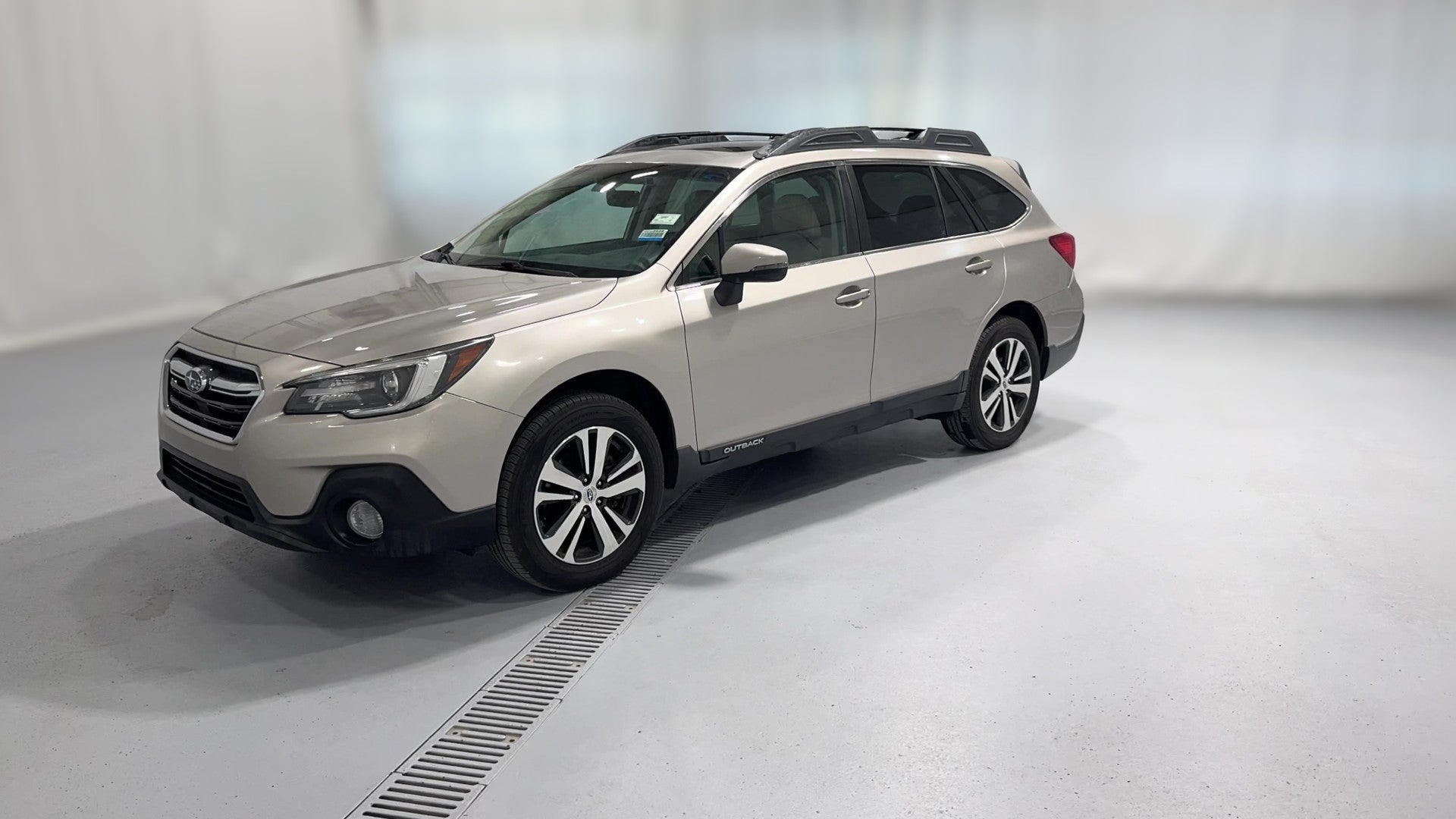 2018 Subaru Outback vehicle photo