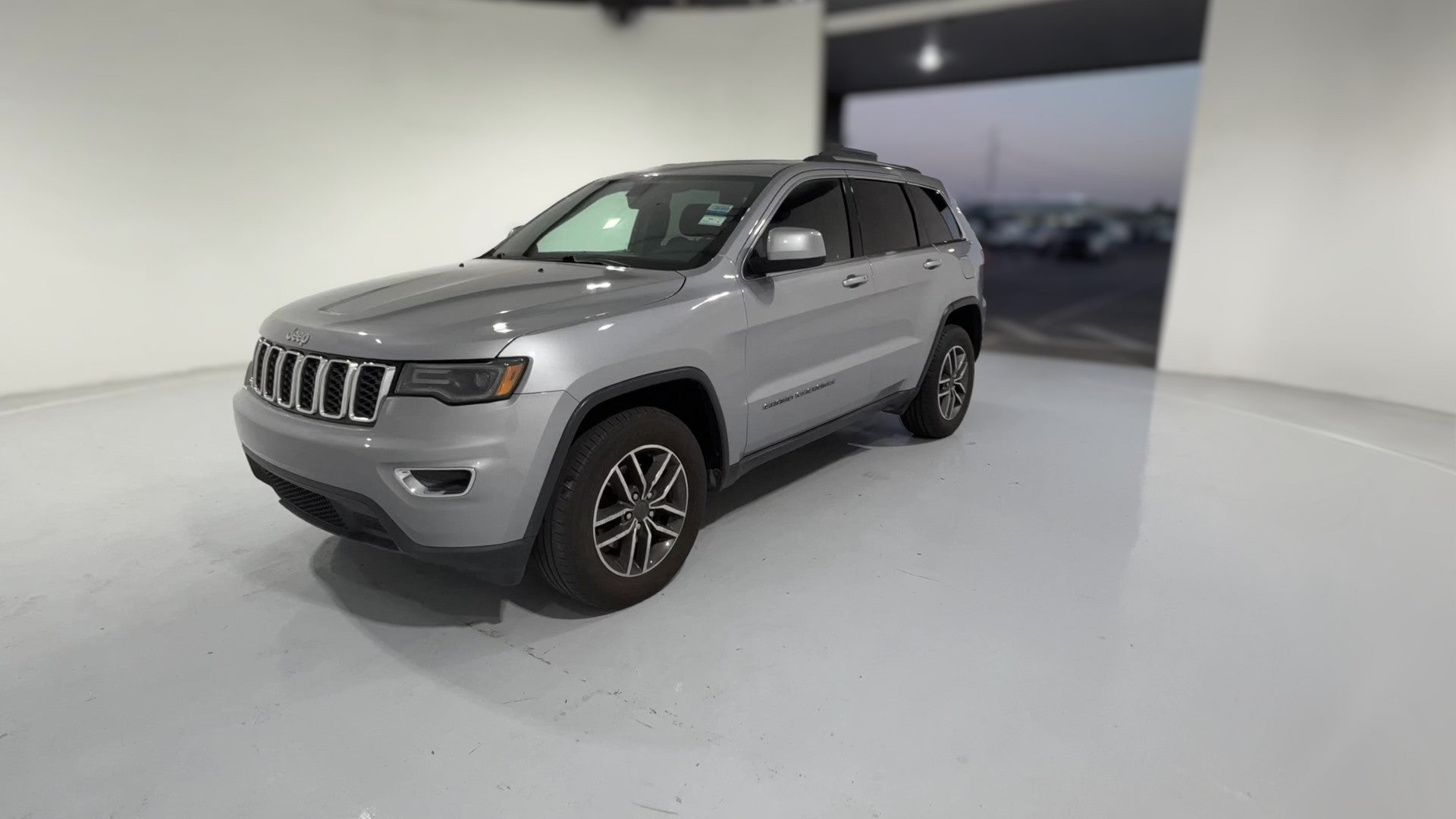 2020 Jeep Grand Cherokee vehicle photo