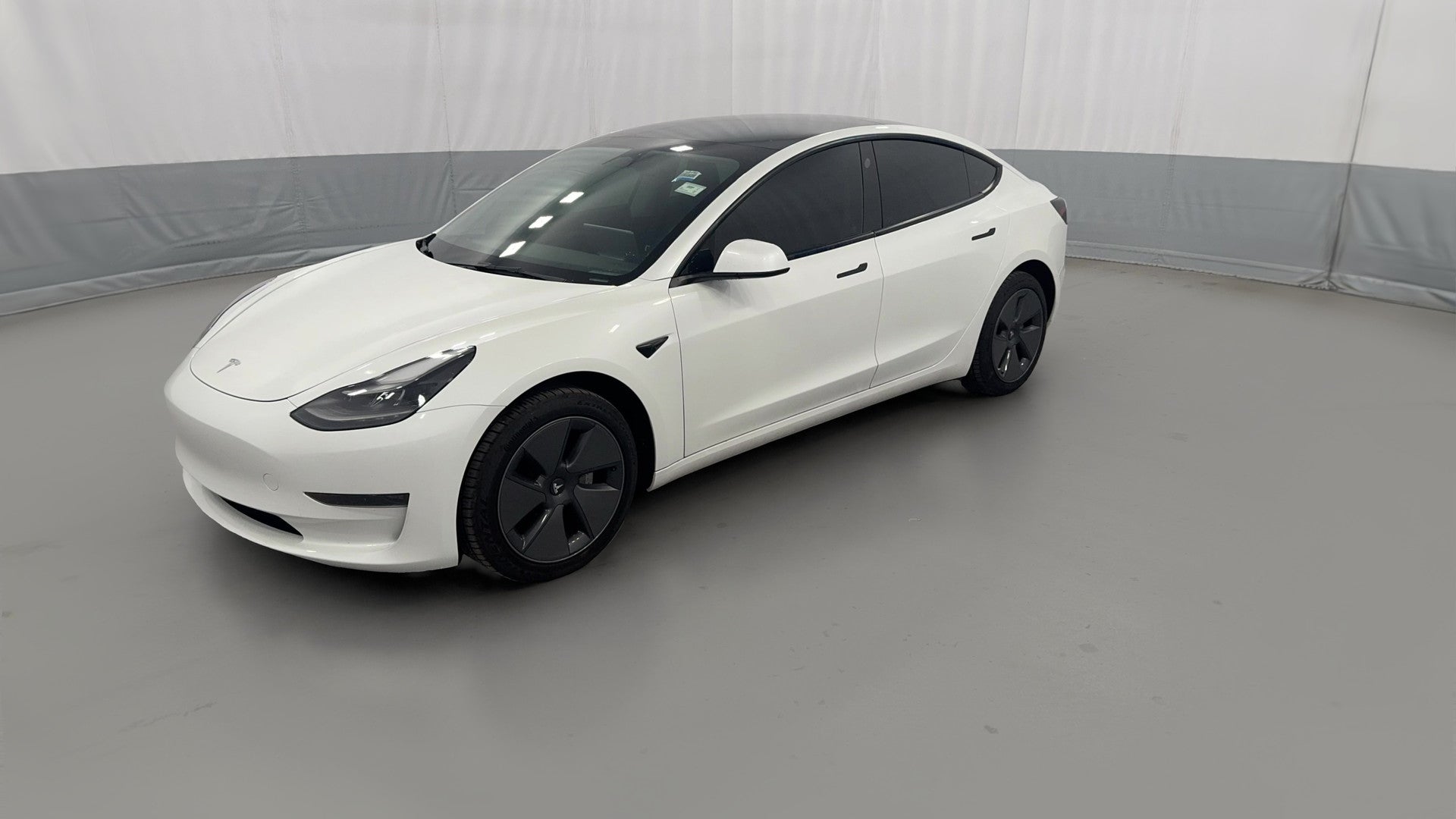 2023 Tesla Model 3 vehicle photo