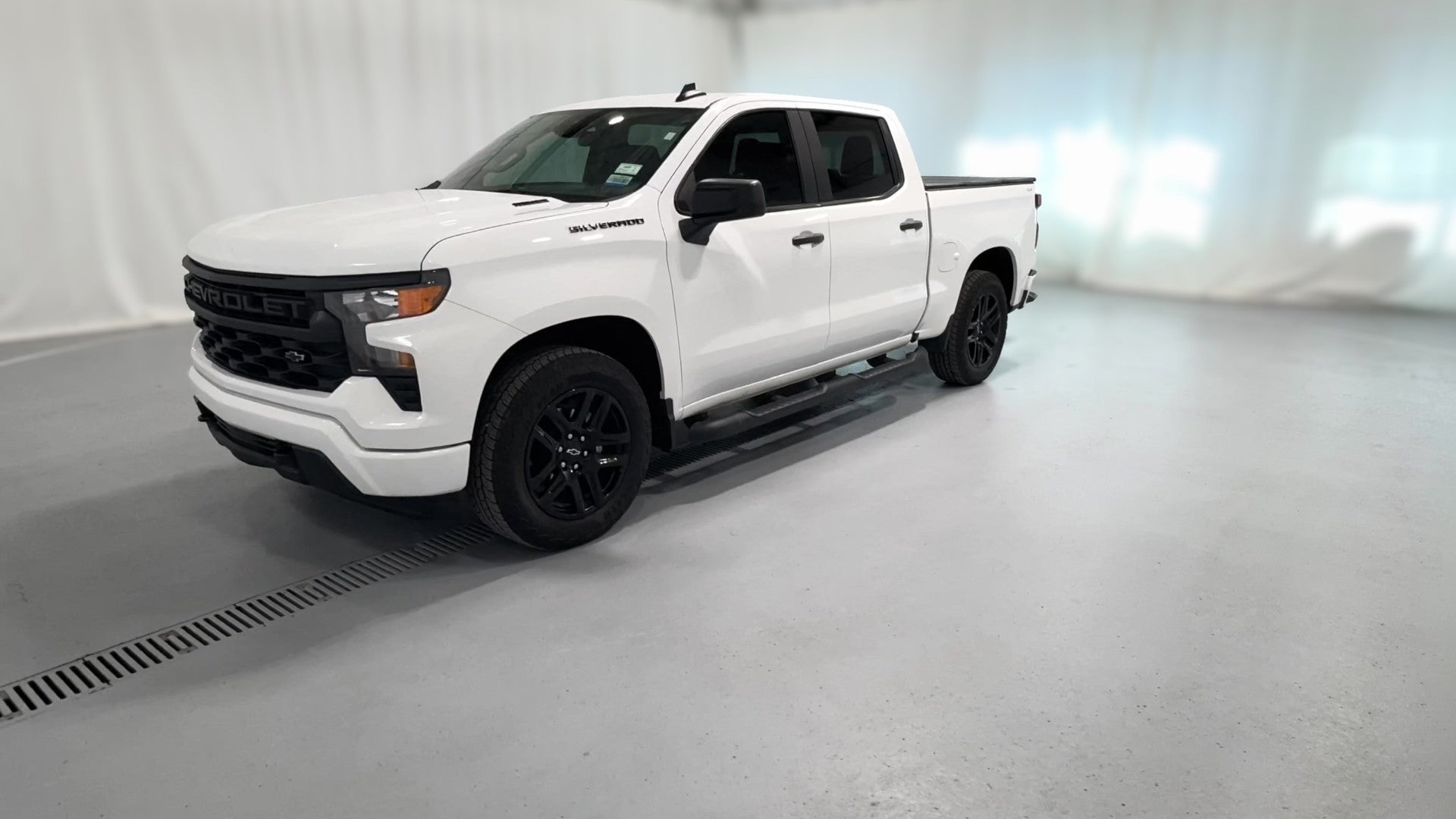 2024 Chevrolet Silverado 1500 Crew Cab vehicle photo