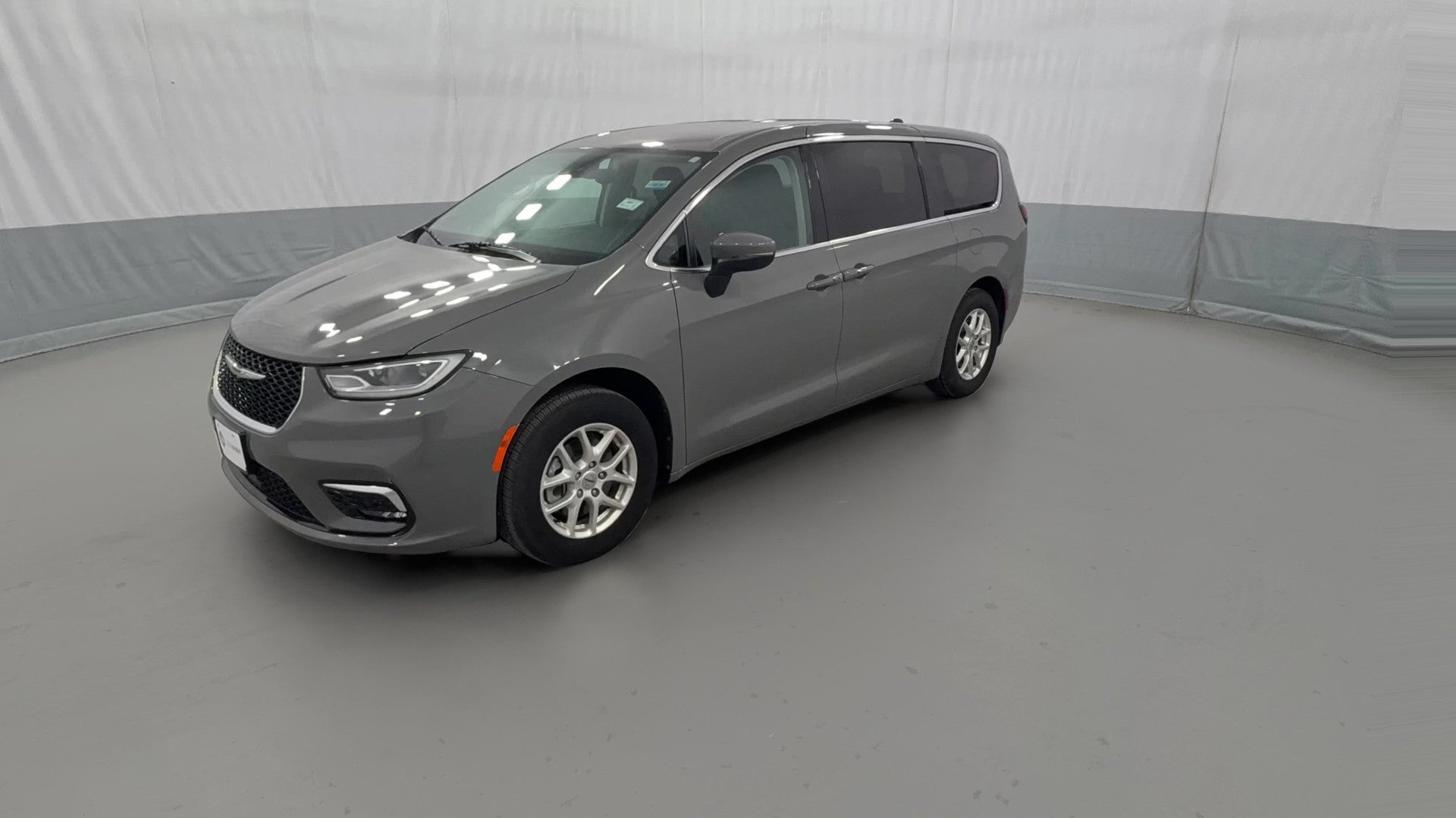 2023 Chrysler Pacifica vehicle photo