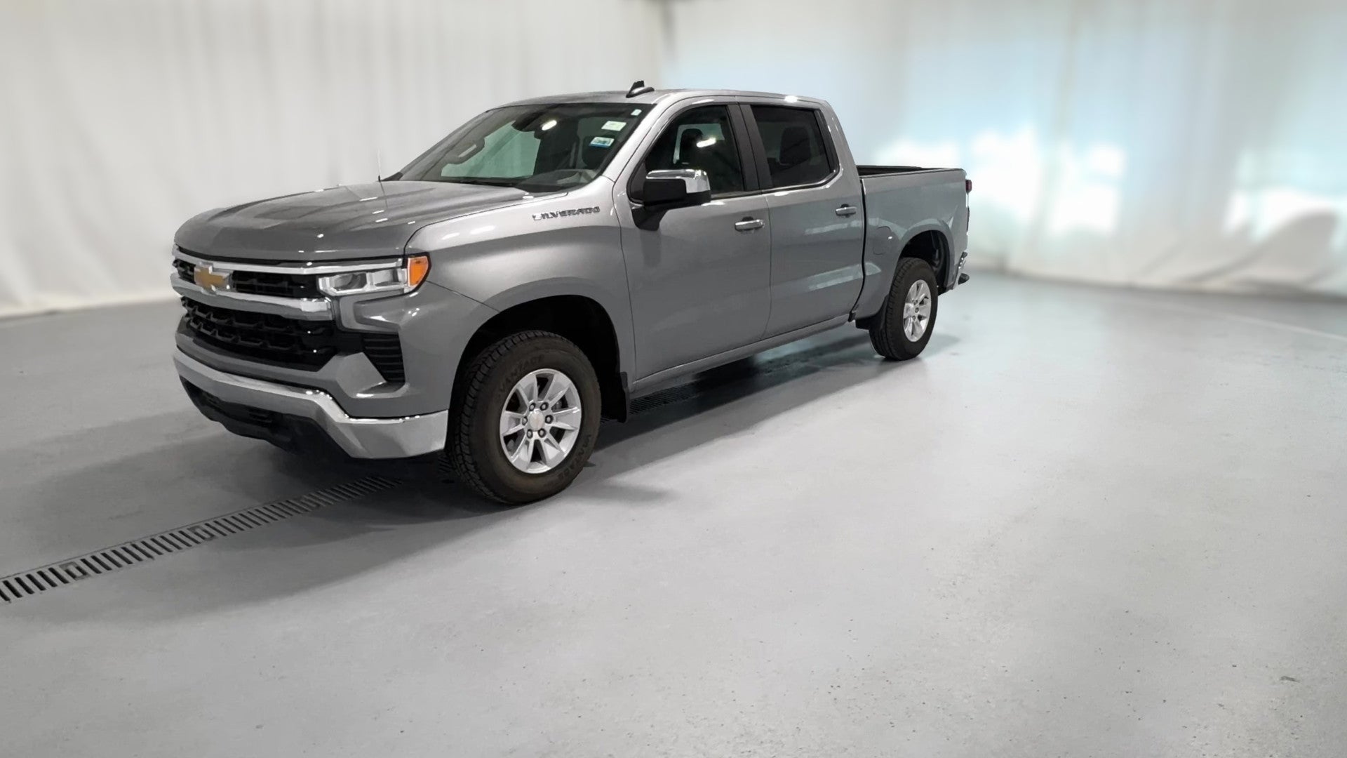 2025 Chevrolet Silverado 1500 Crew Cab vehicle photo