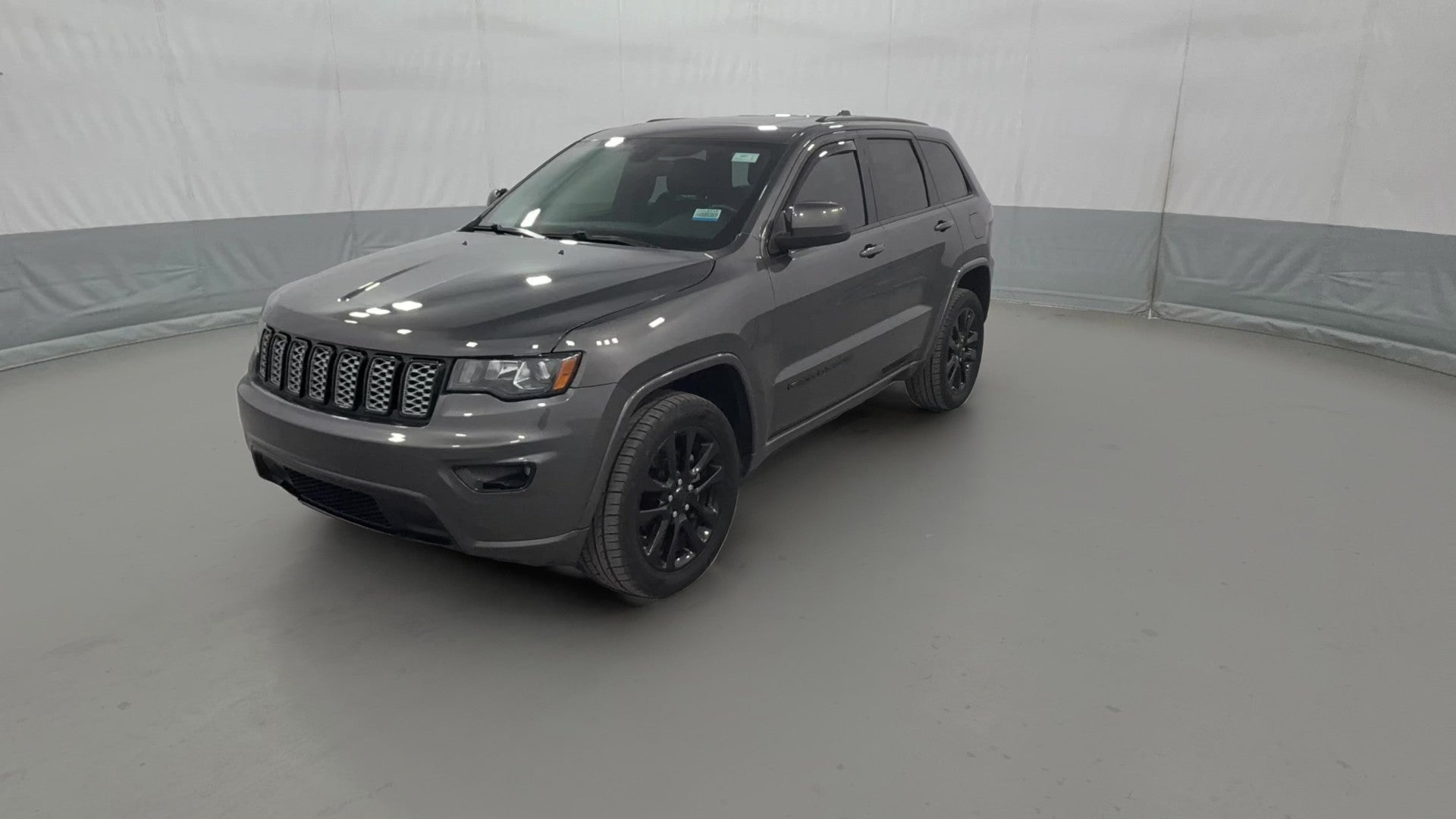 2019 Jeep Grand Cherokee vehicle photo