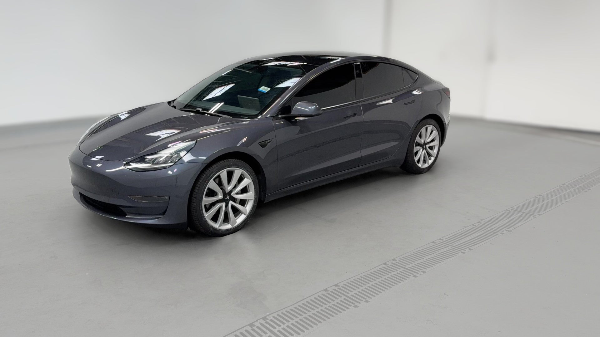 2019 Tesla Model 3 vehicle photo