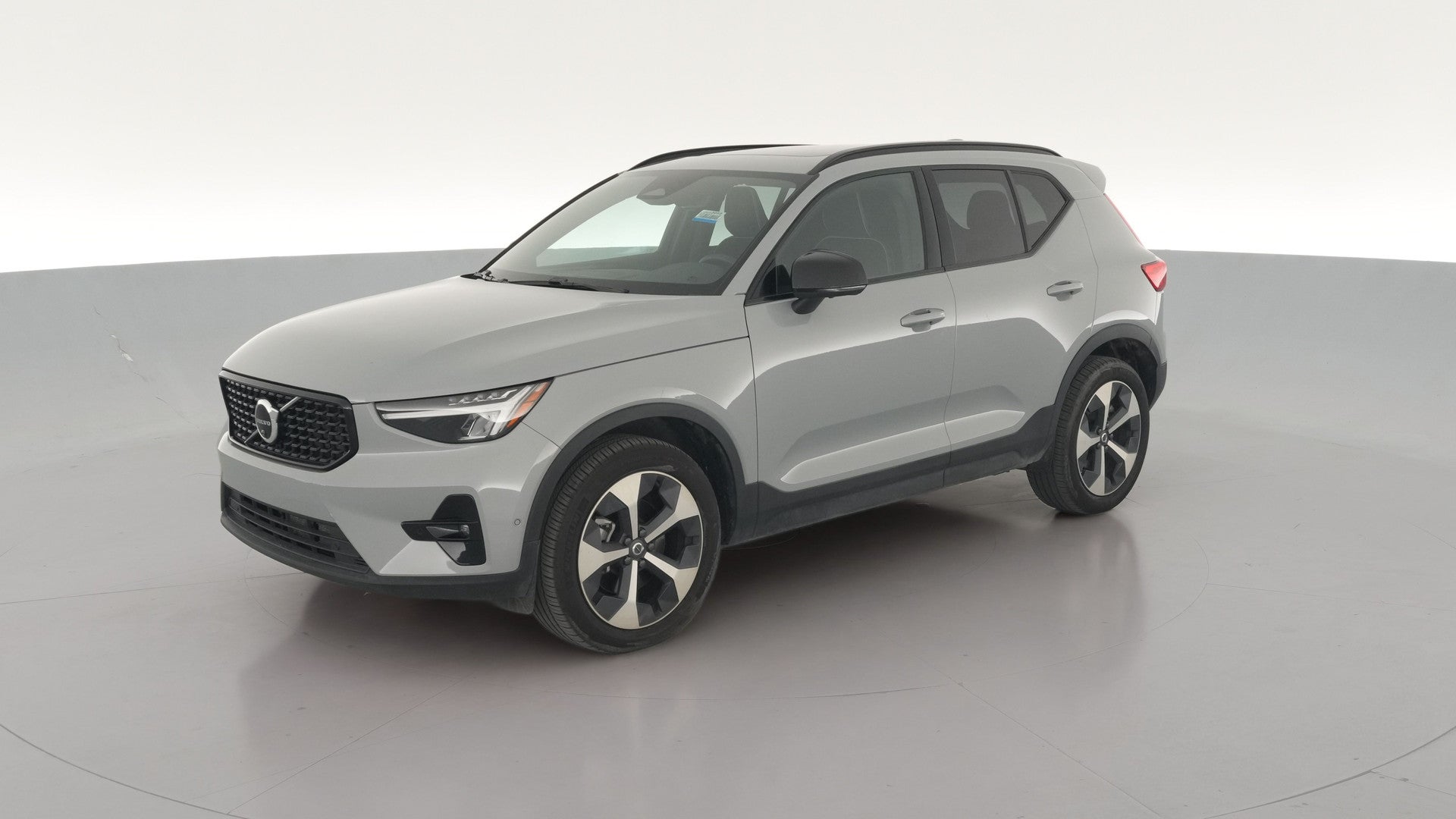 2025 Volvo XC40 vehicle photo