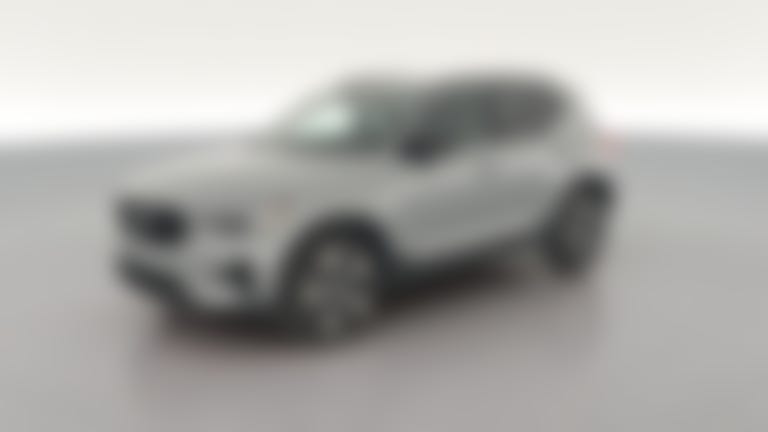 2025 Volvo XC40 vehicle photo