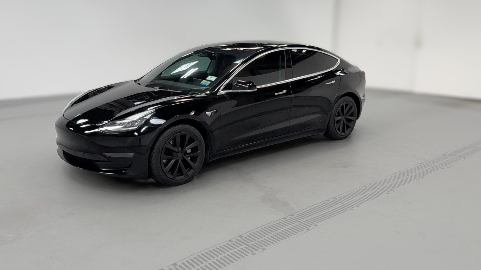 2019 Tesla Model 3 vehicle photo