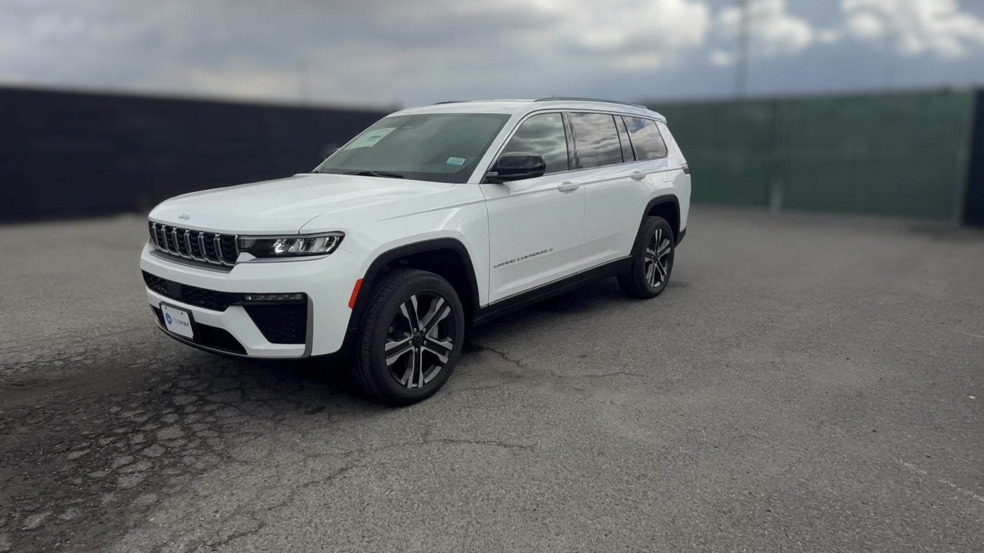 2027 Jeep Grand Cherokee L vehicle photo