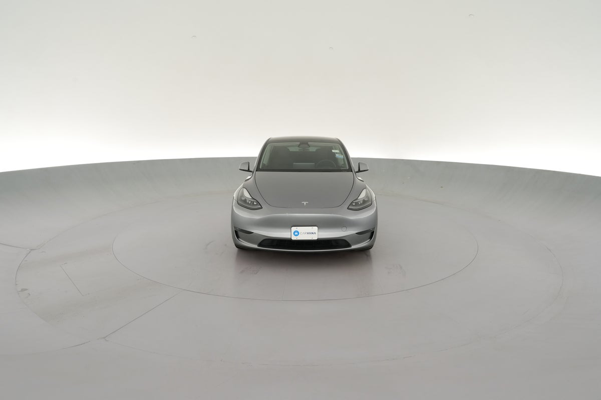 2024 Tesla Model Y Performance All-Wheel Drive in Quicksilver — 360° view 1