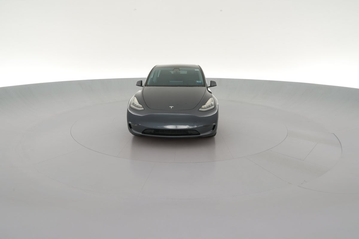 2022 Tesla Model Y Long Range All-Wheel Drive in Midnight Silver Metallic — 360° view 1