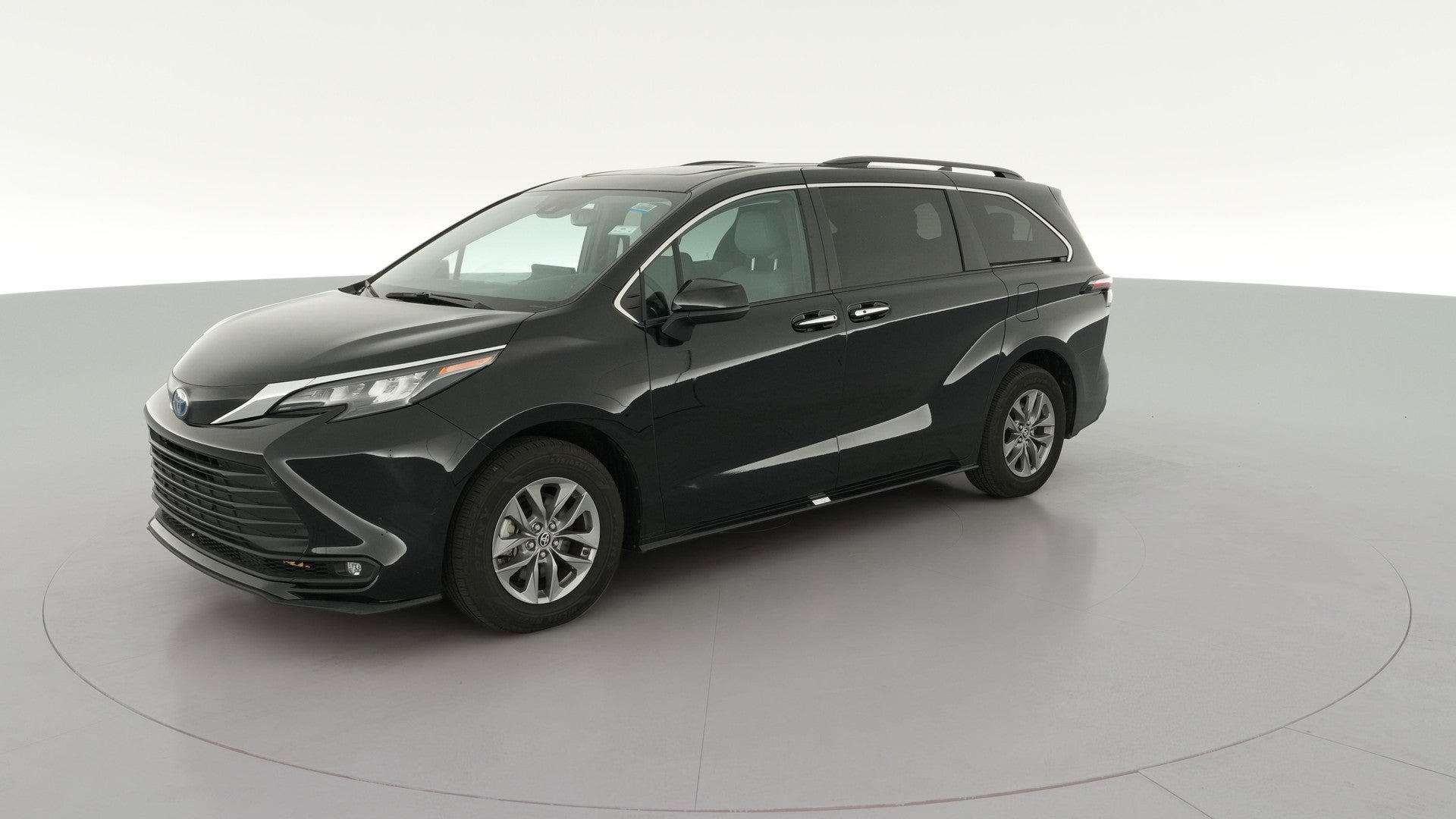 2025 Toyota Sienna vehicle photo