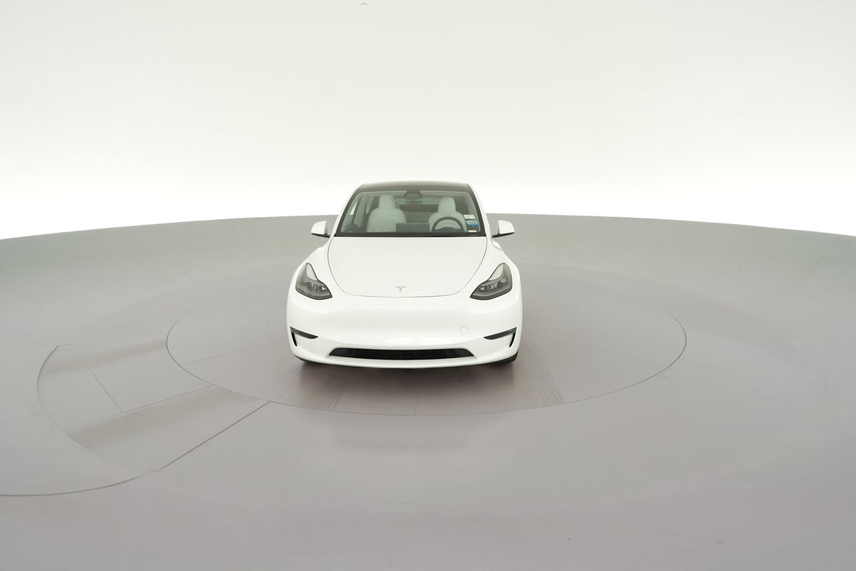 2024 Tesla Model Y Long Range All-Wheel Drive in Pearl White — 360° view 1